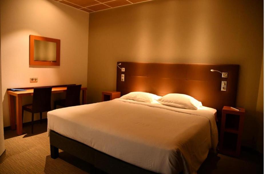 Hotellerie Notre Dame De Lumieres Goult Zimmer foto